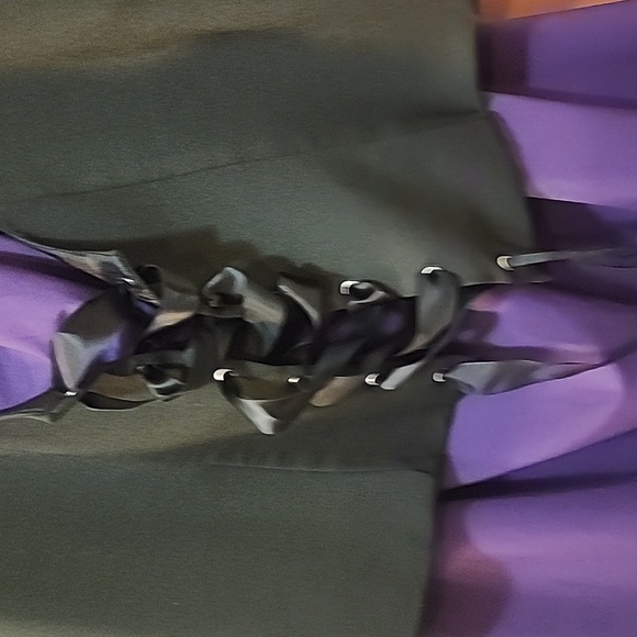 Vest - Picture 2 of 7